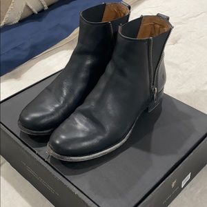 Frye Carly Zip Chelsea bootie